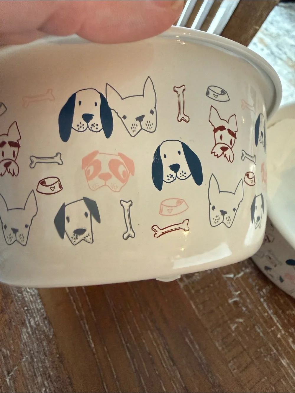 (NEW PAIR) Vibrant Life 4-Cup Stainless Steel Doggie Faces Pet Bowl Off White
